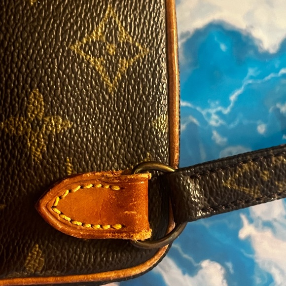 ⭐️Louis Vuitton Amazone crossbody mini - authentic, great condition. Adjustable - Picture 9 of 16